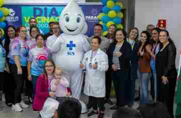  Dia D de Multivacinação mobilizou 10 mil profissionais em 1.370 salas de aplicação pelo Paraná